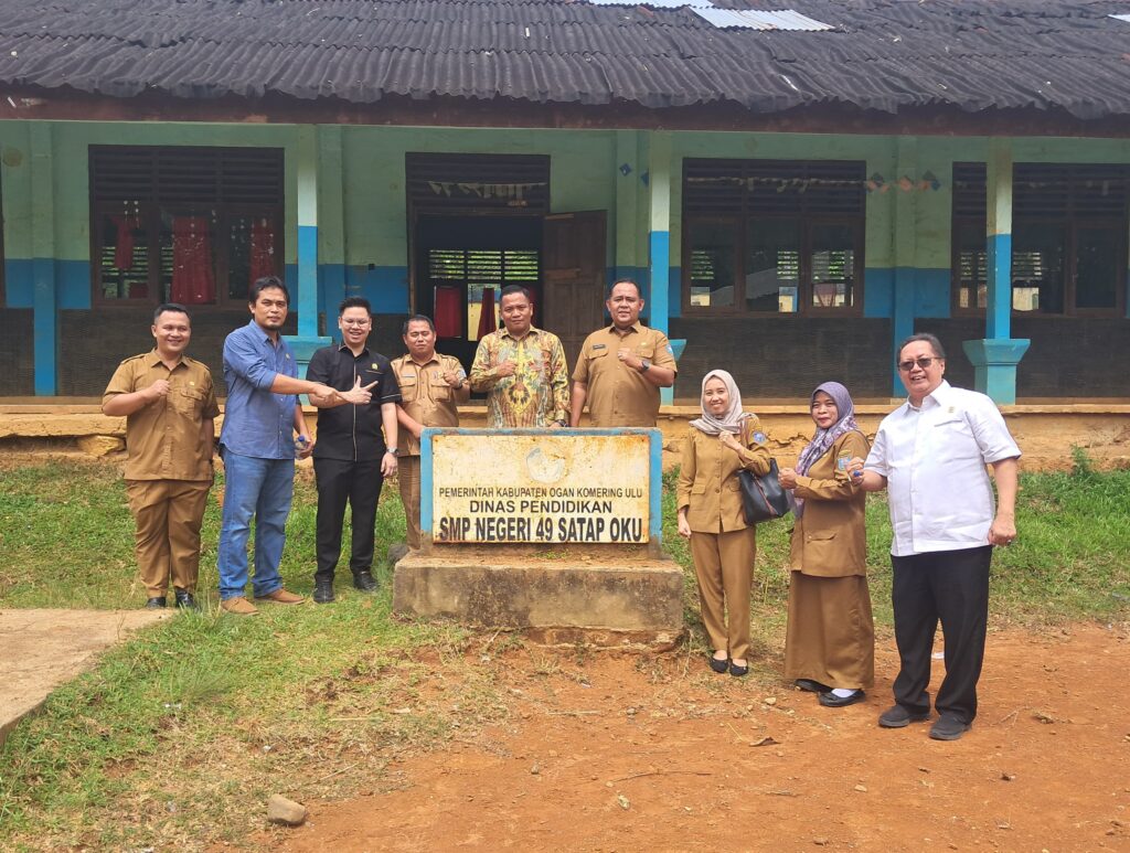 Kunjungan Anggota DPRD OKU Ke SMP N 49 SATAP OKU Desa Tualang