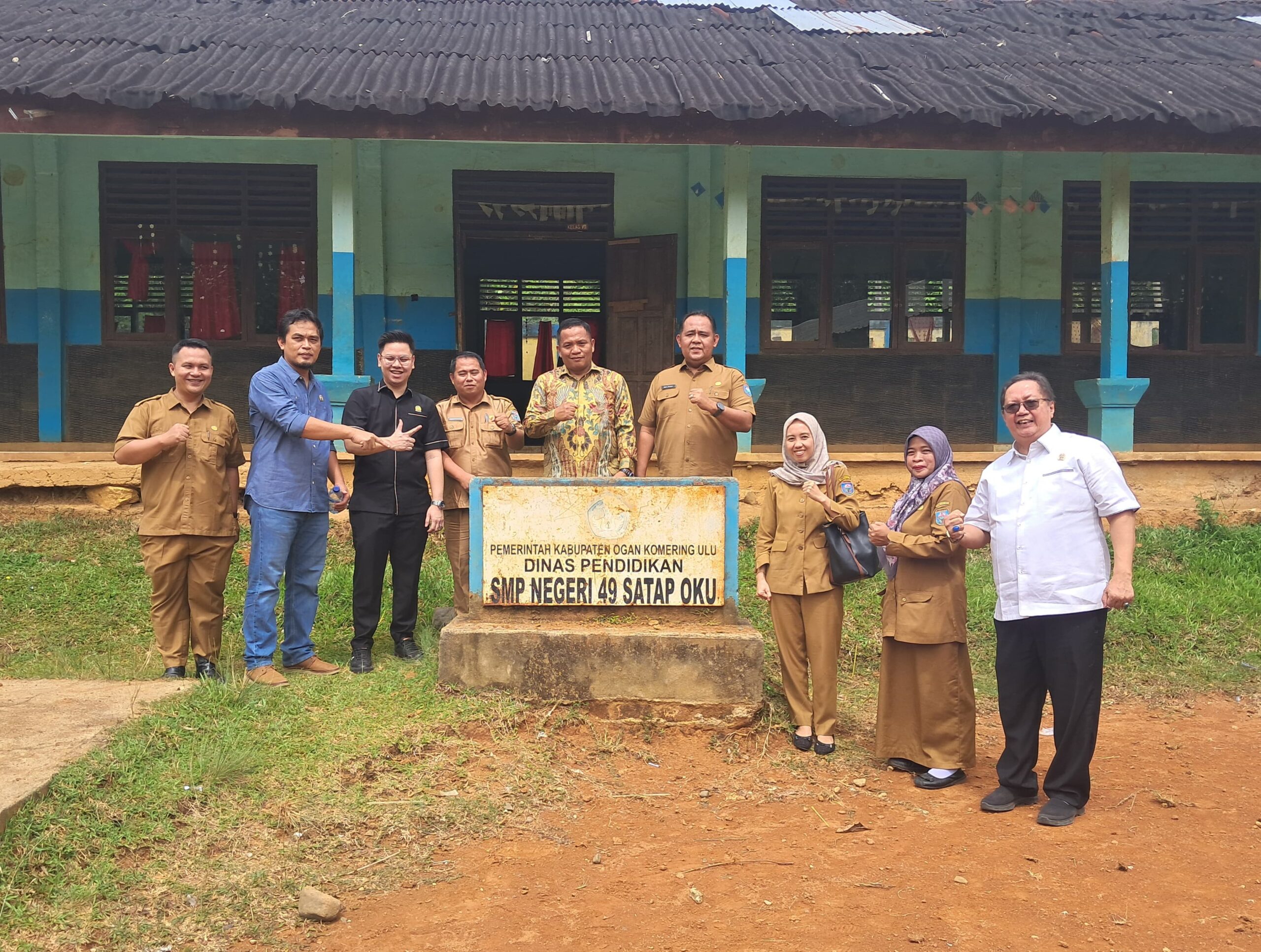 Kunjungan Anggota DPRD OKU Ke SMP N 49 SATAP OKU Desa Tualang