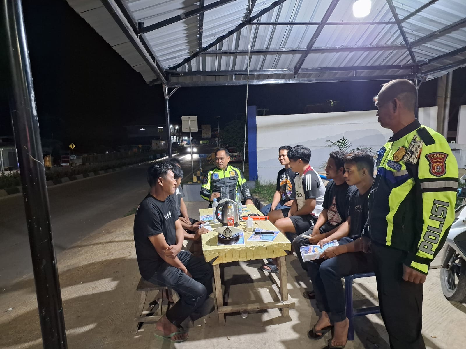 Satlantas Polres Kolaka Ajak Driver Angkutan Barang, Pahami Keselamatan Lewat Program “Polantas Menyapa”
