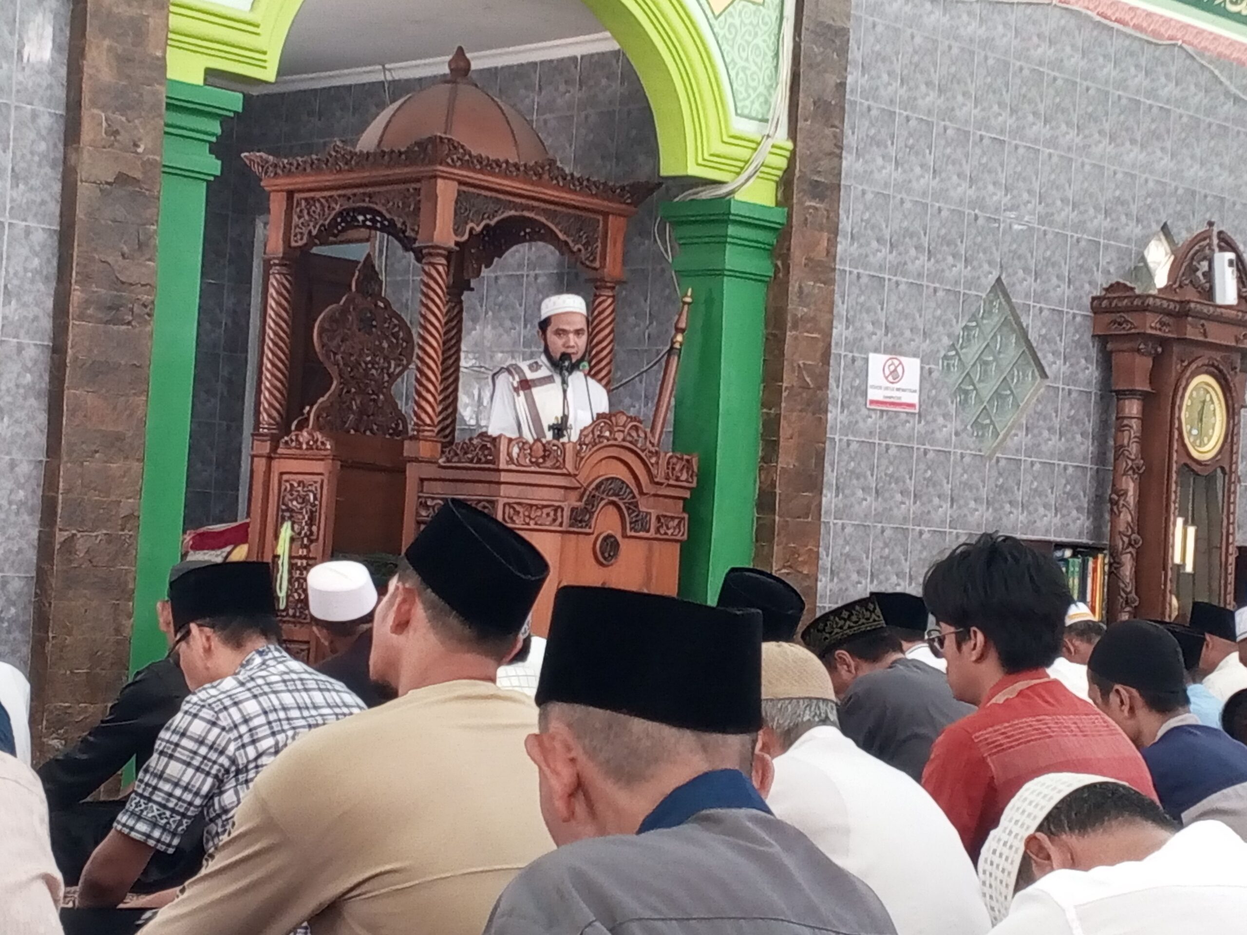 Khutbah Jum’at Penuh Makna: “Jaga Lima Sebelum Datang Lima” di Masjid Imam Bonjol Baturaja Timur