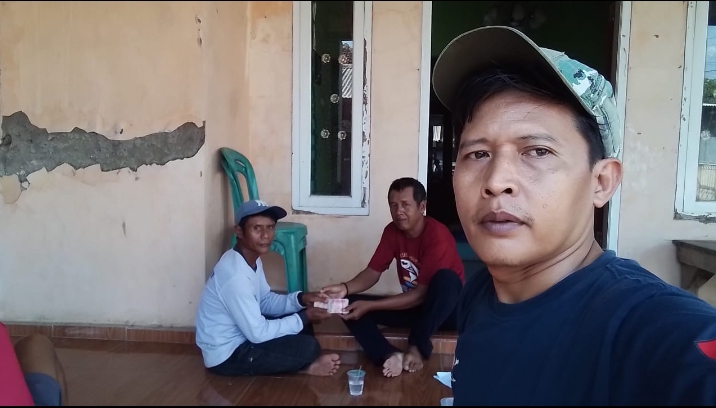 Bantu Biaya Pengobatan Tegar Rudiyanto, Kepala Dusun bersama Para Ketua RW Dan RT,Desa Muara Lakukan Penggalangan Dana. 