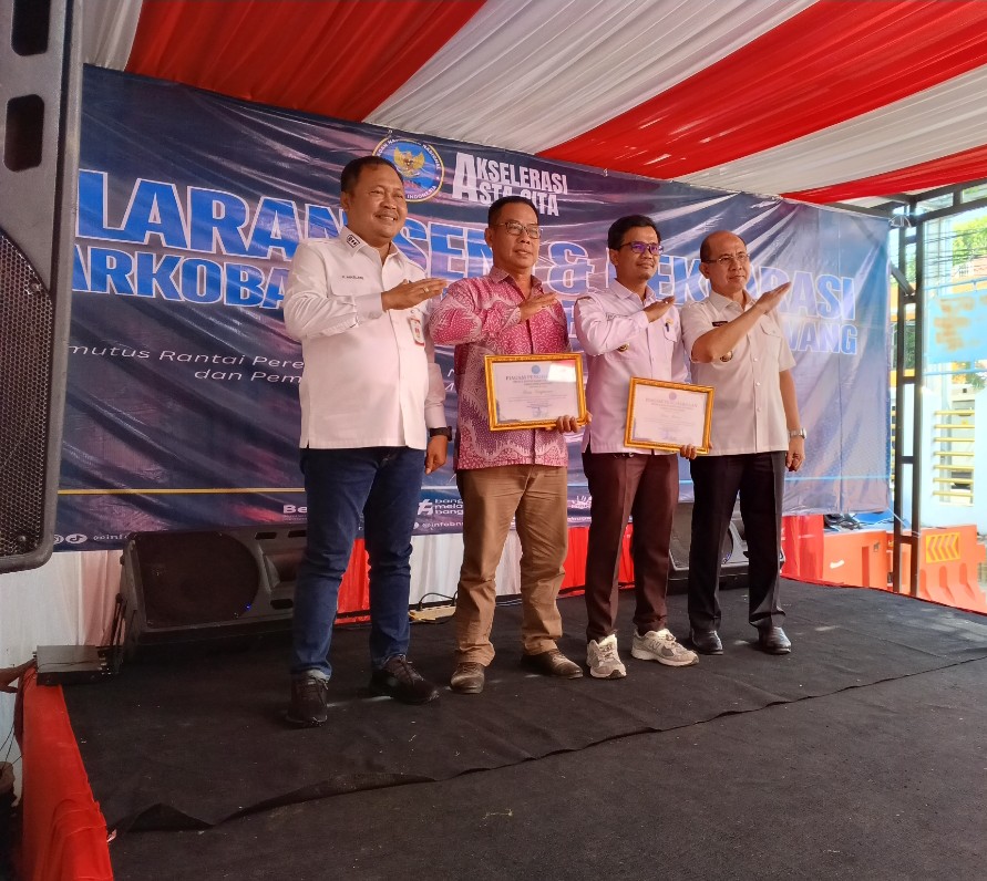 DEKLARASI ANTI NARKOBA DI KARAWANG: KOMITMEN BERSAMA MENUJU INDONESIA EMAS 2045
