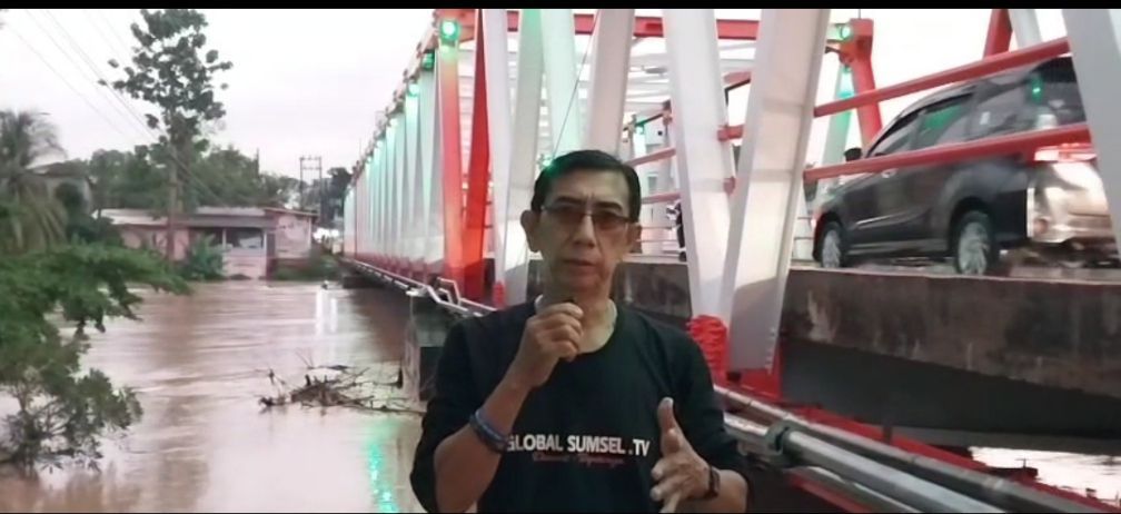SUNGAI OGAN MELUAP, WARGA BATURAJA DIMINTA TINGKATKAN KEWASPADAAN