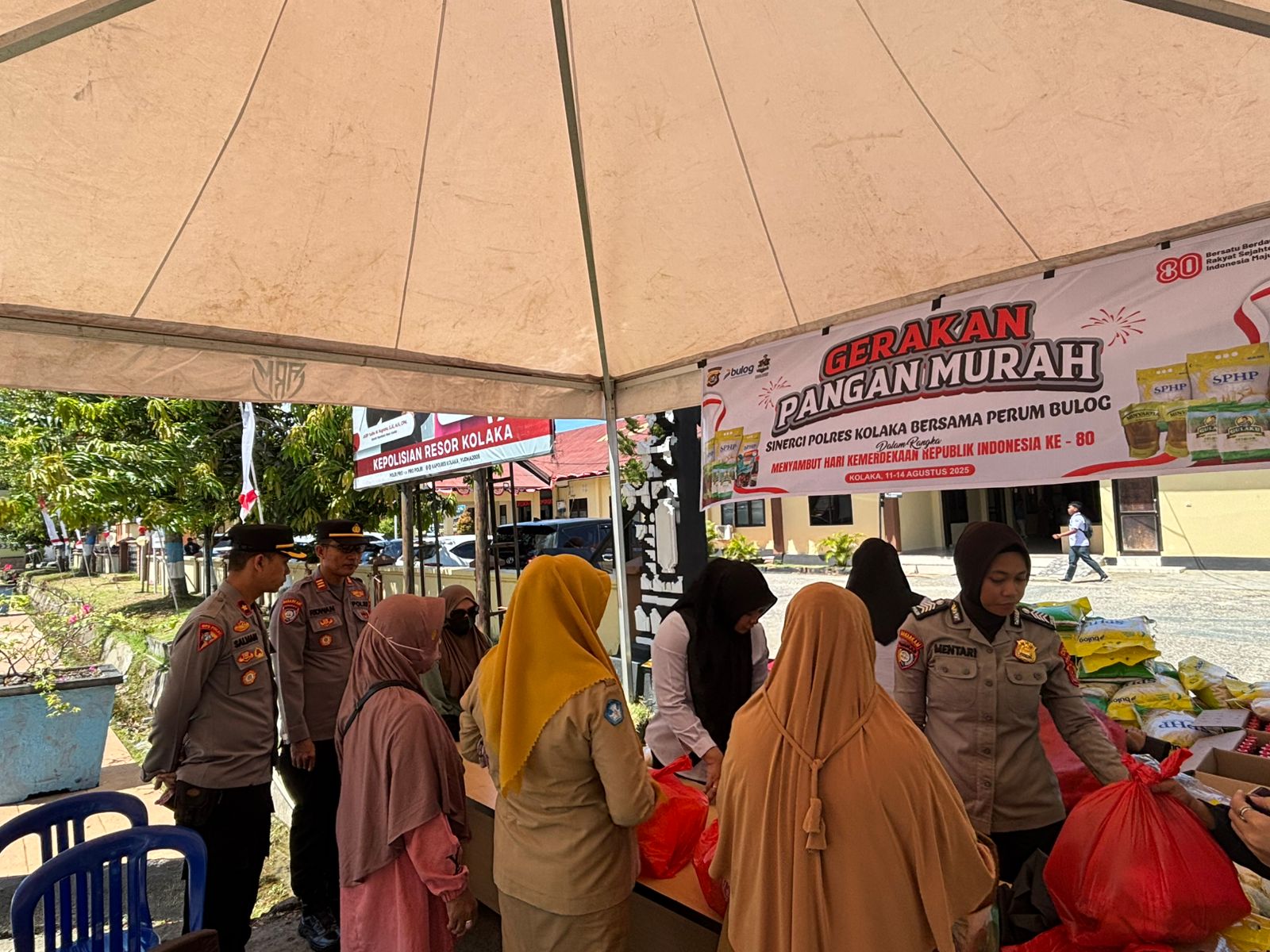Polres Kolaka Gelar Gerakan Pangan Murah Sambut HUT RI ke-80