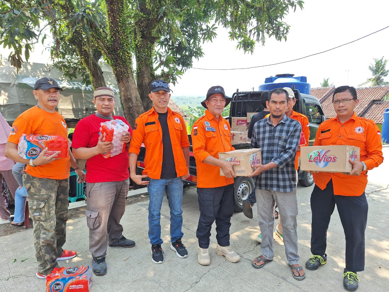 Karaba Rescue Salurkan Bantuan untuk Korban Gempa di Karawang