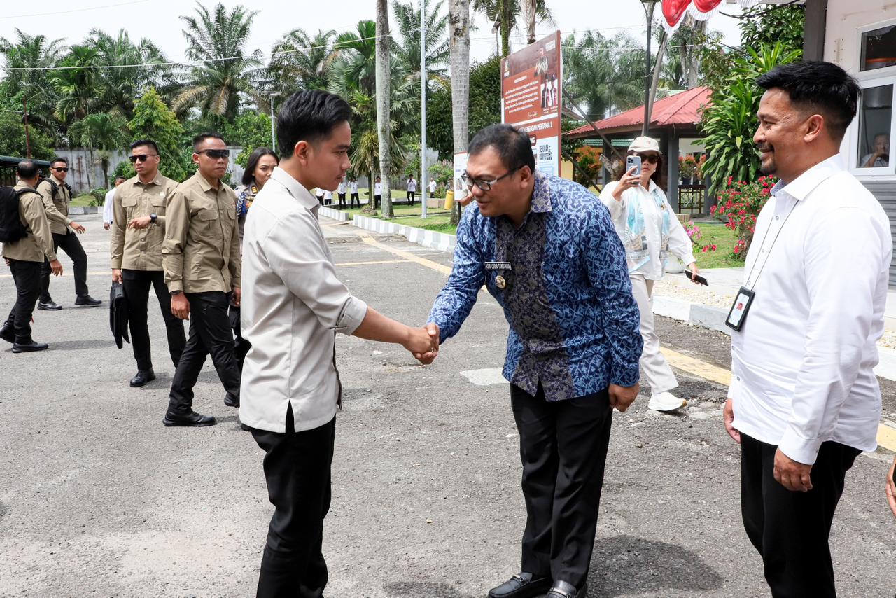 Wapres Gibran Janjikan Laptop untuk Siswa, Didampingi Bupati Asri Ludin Tinjau Sekolah Rakyat Deli Serdang