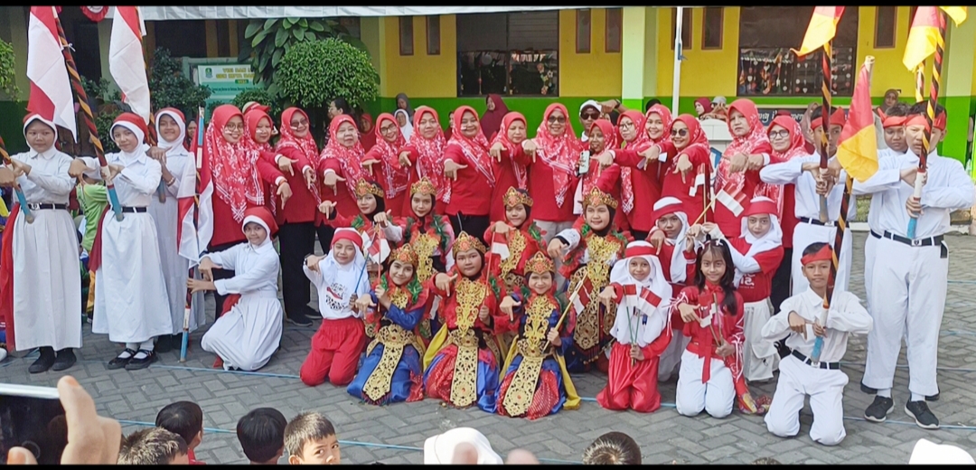 SDN KOTA BARU VII BEKASI BARAT Merayakan Hari Kemerdekaan Indonesia pada 17 Agustus 1945 di sekolah.