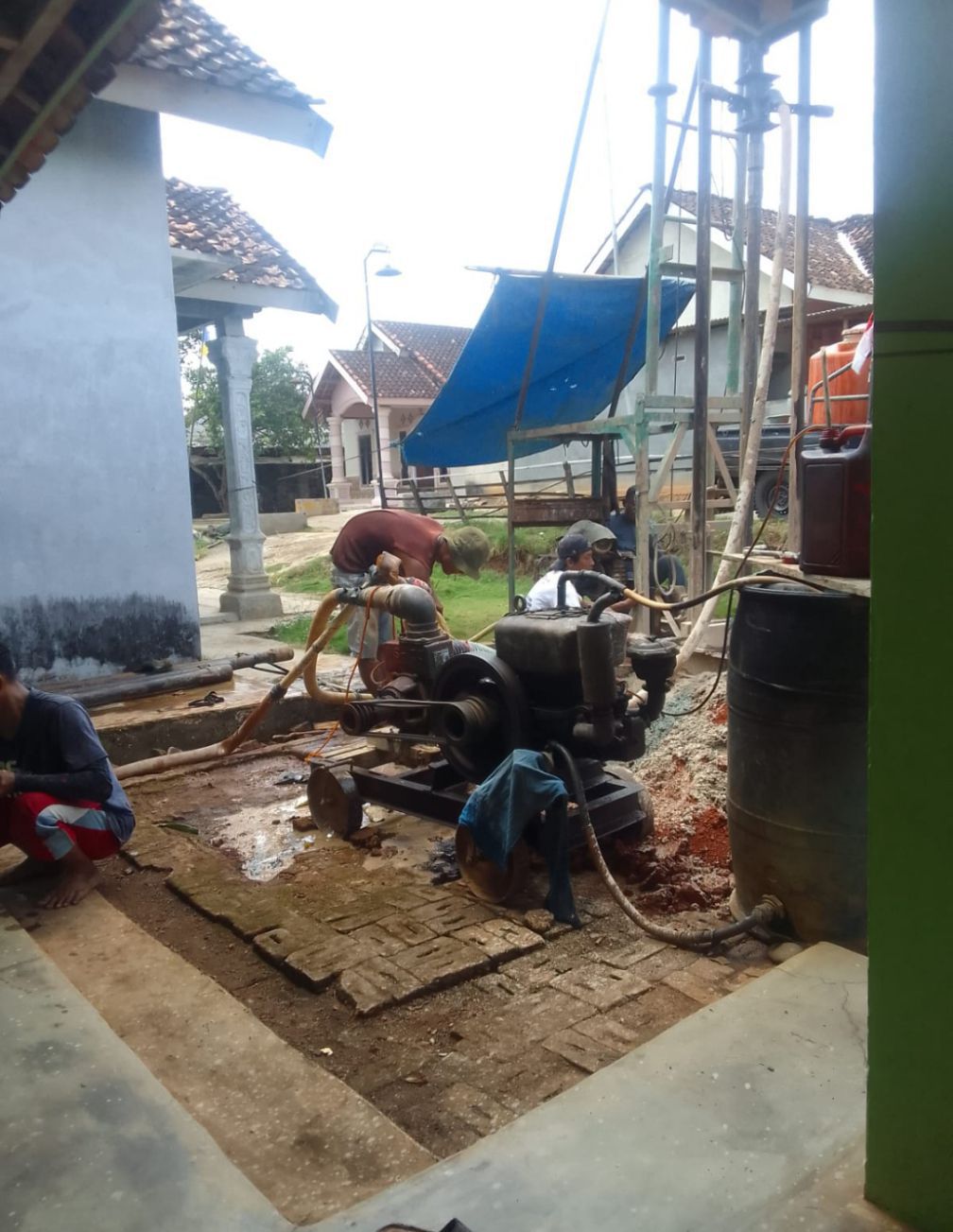 Pemerintah Desa Gedung Negara Bangun Sumur Bor untuk Atasi Kekeringan