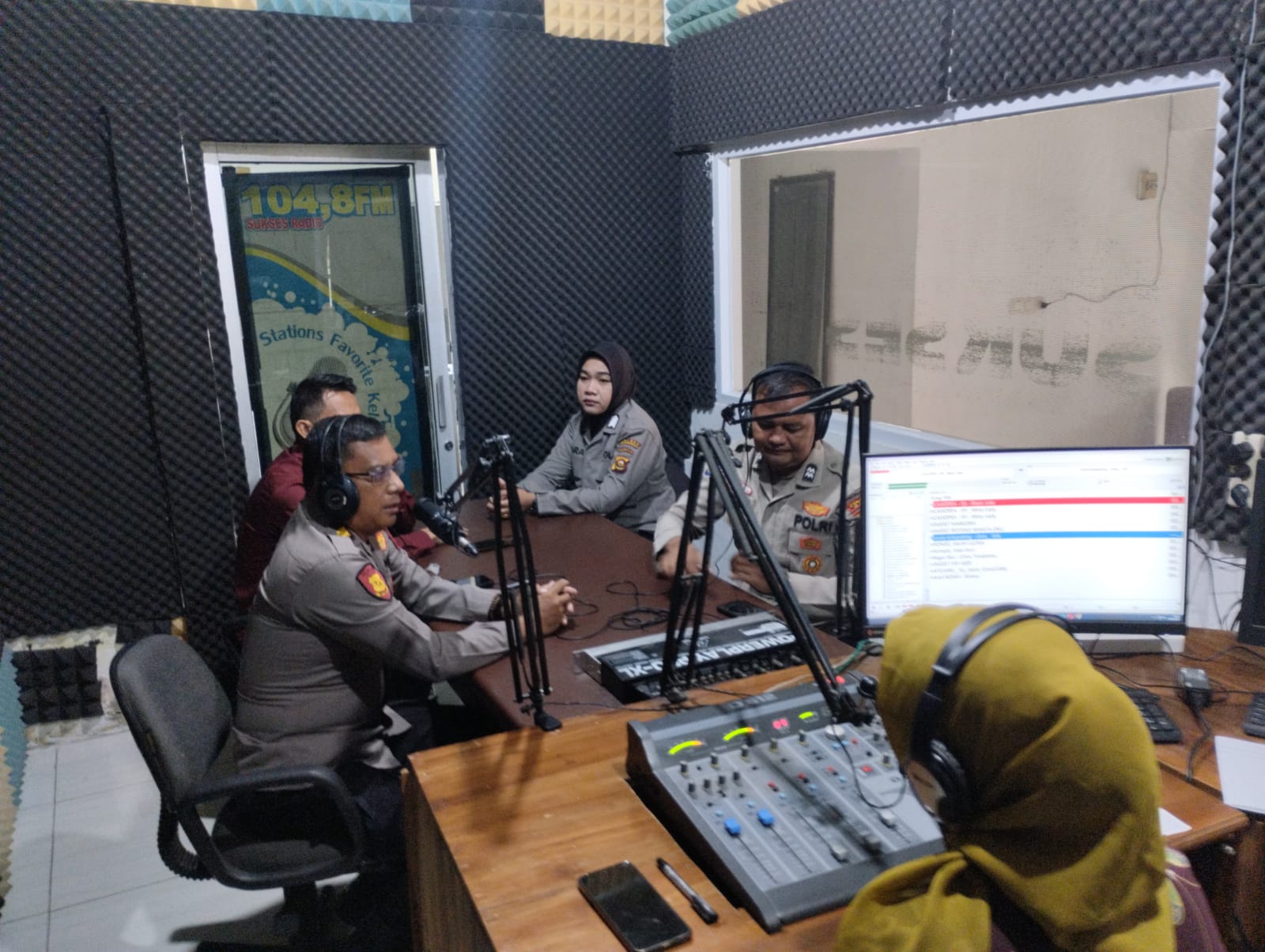 Polri Gelar Talk Show di Radio, Sosialisasi Kamtibmas dan Program Beras Rp 12.000/Kg