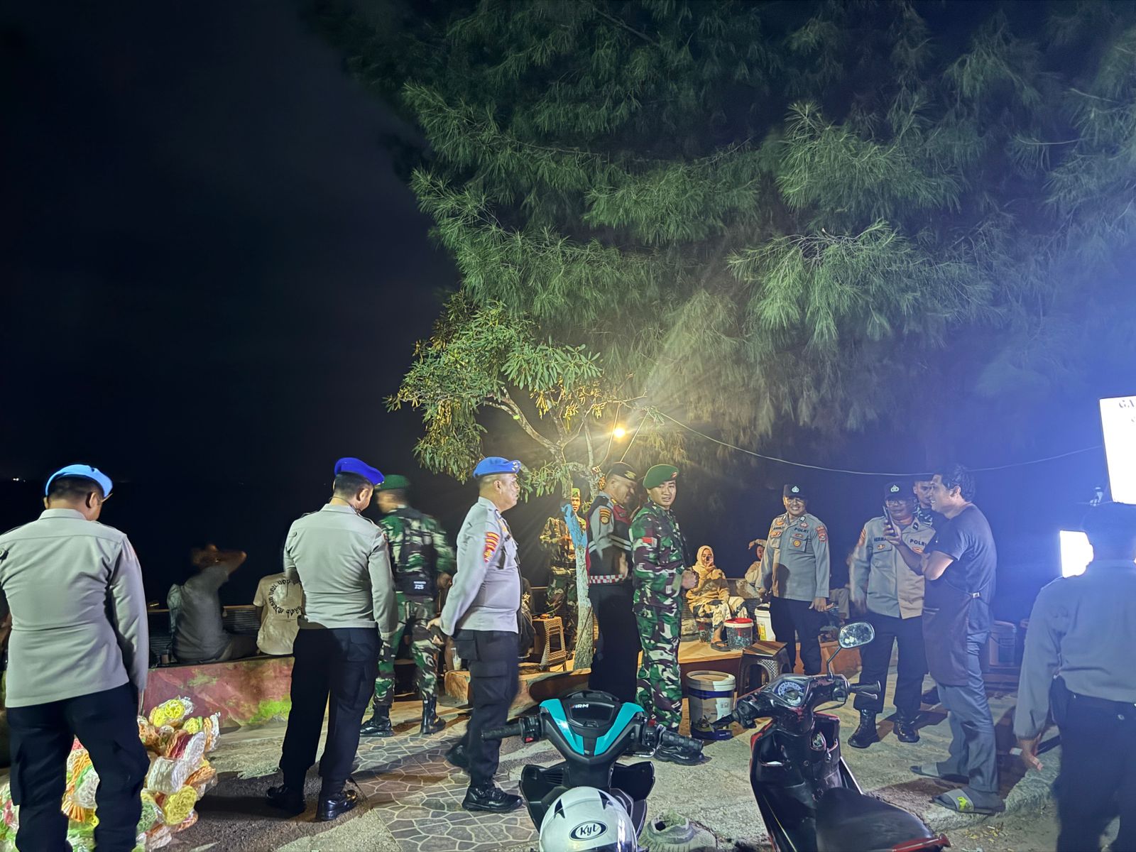 Polres Kolaka bersama Kodim 1412 Kolaka Gelar Patroli Skala Besar untuk Jaga Kamtibmas