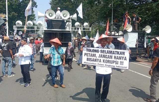 Penasehat Spiritual DPP LSM ELANG MAS Jacob Ereste : Petani Singkong Lampung Meminta Zulkifli Hasan dan Airlangga Hartarto Segera Dipecat Oleh Presiden Prabowo Subianto