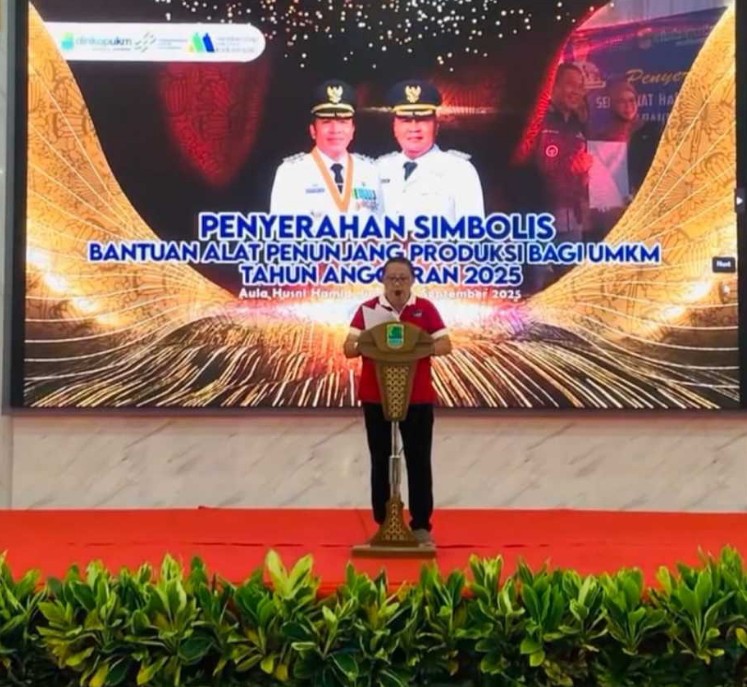 Pemkab Karawang Serahkan 235 Unit Alat Produksi untuk Dorong UMKM Naik Kelas