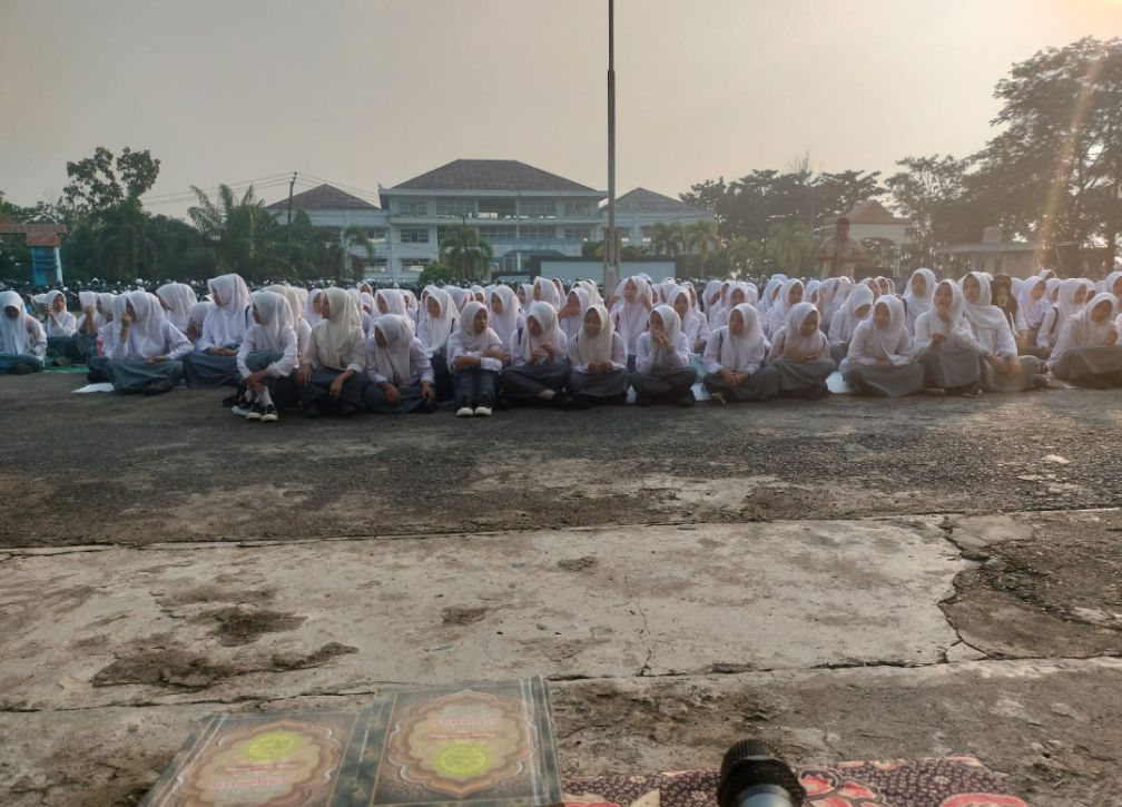 SMKN 3 OKU Tanamkan Nilai Religius Lewat Kegiatan Yasinan Bersama