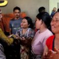 Ibu-Ibu Lamtoras Menangis Haru Saat Kapolres Simalungun Sampaikan Pesan Kemanusiaan di Sihaporas