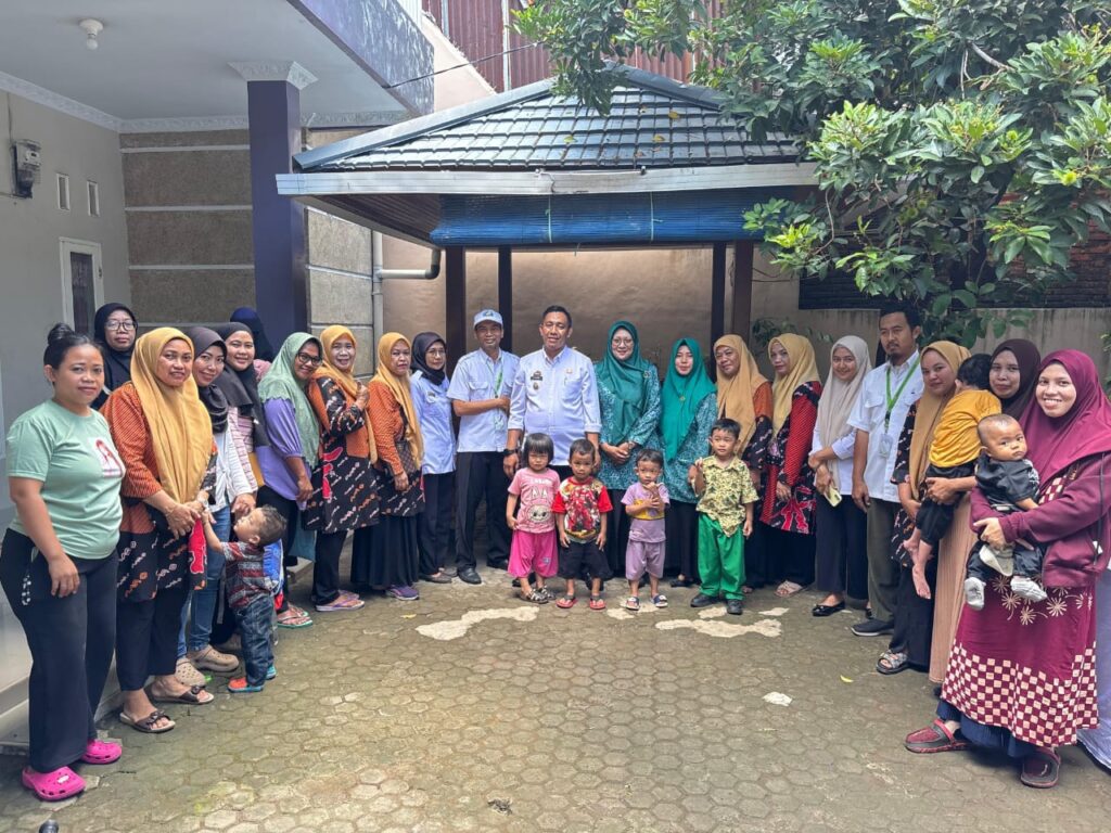 Lurah dan Ibu Ketua TP PKK Meninjau Posyandu, Ismail Ilho : Rappokalling Menuju Zero Stunting