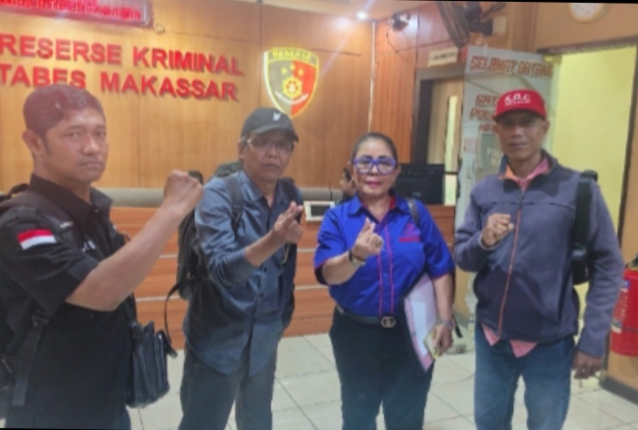 Ishak Hamzah Dan Kuasa Hukumnya Lapor Dugaan Pemalsuan Dan Penggelapan Surat Tanah Di Barombong