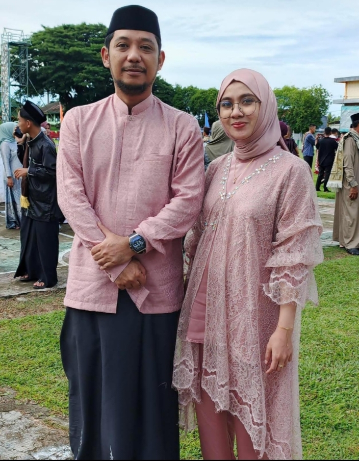Tangis dan Doa Warga Benteng: Jangan Pisahkan Kami dari Lurah Andi Rahmat dan Ibu Tety, Mereka Sudah Jadi Keluarga Kami. 
