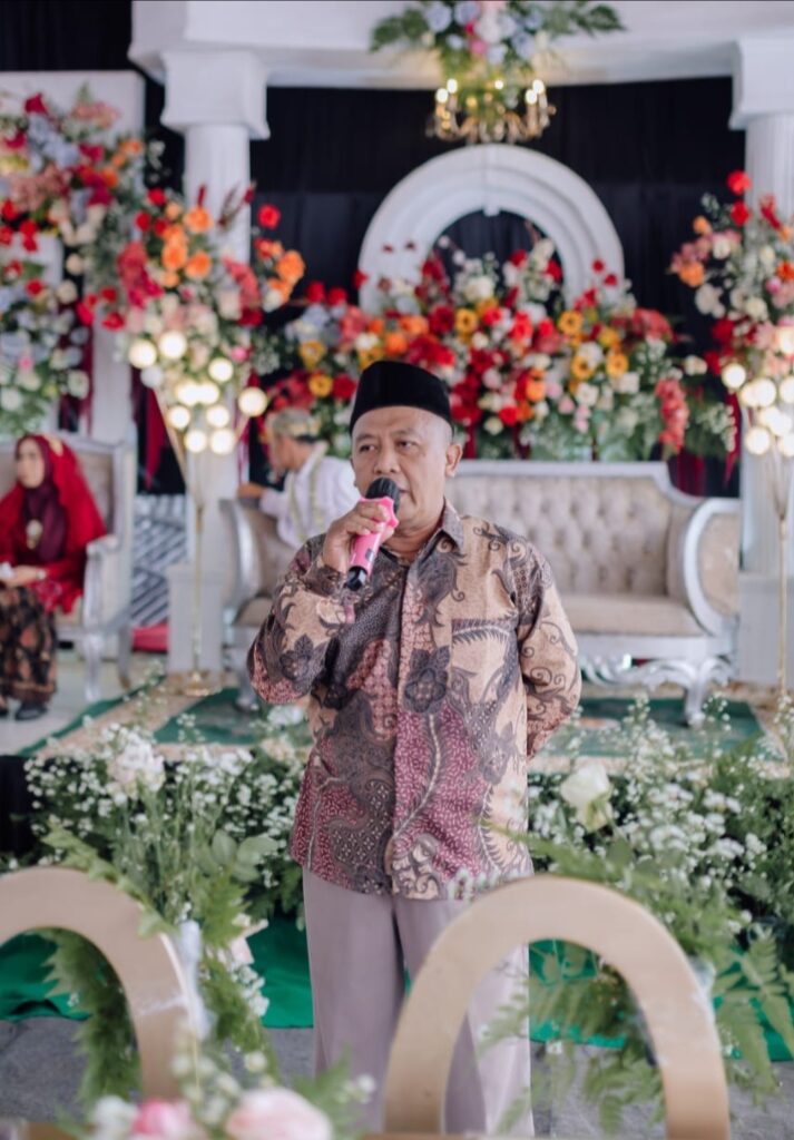 Bendum DPP LSM ELANG MAS Achmad Fauzi, S.Ag, Merupakan Sosok Humanis yang aktif di bidang Sosial dan Keagamaan.