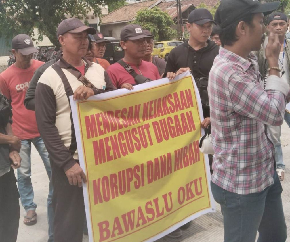 FRONT PERLAWANAN RAKYAT LAPORKAN DUGAAN KORUPSI DANA HIBAH BAWASLU OKU