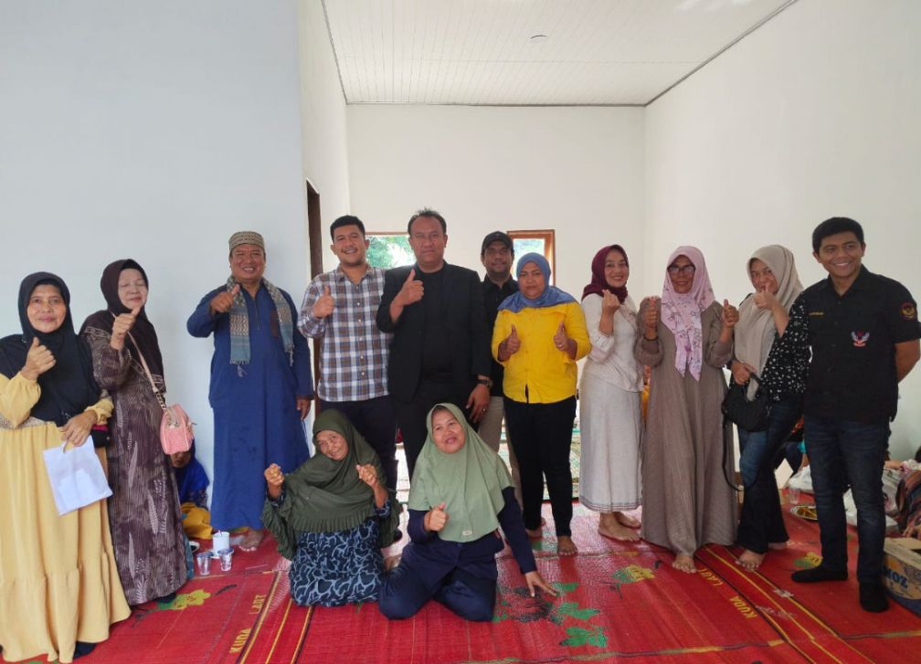 Santuni Anak Yatim, Ketua 234 SC dan Relawan Bonar Octo Simangunsong, S.H. Bersama Henry Pakpahan, S.H. Berbagi Kasih