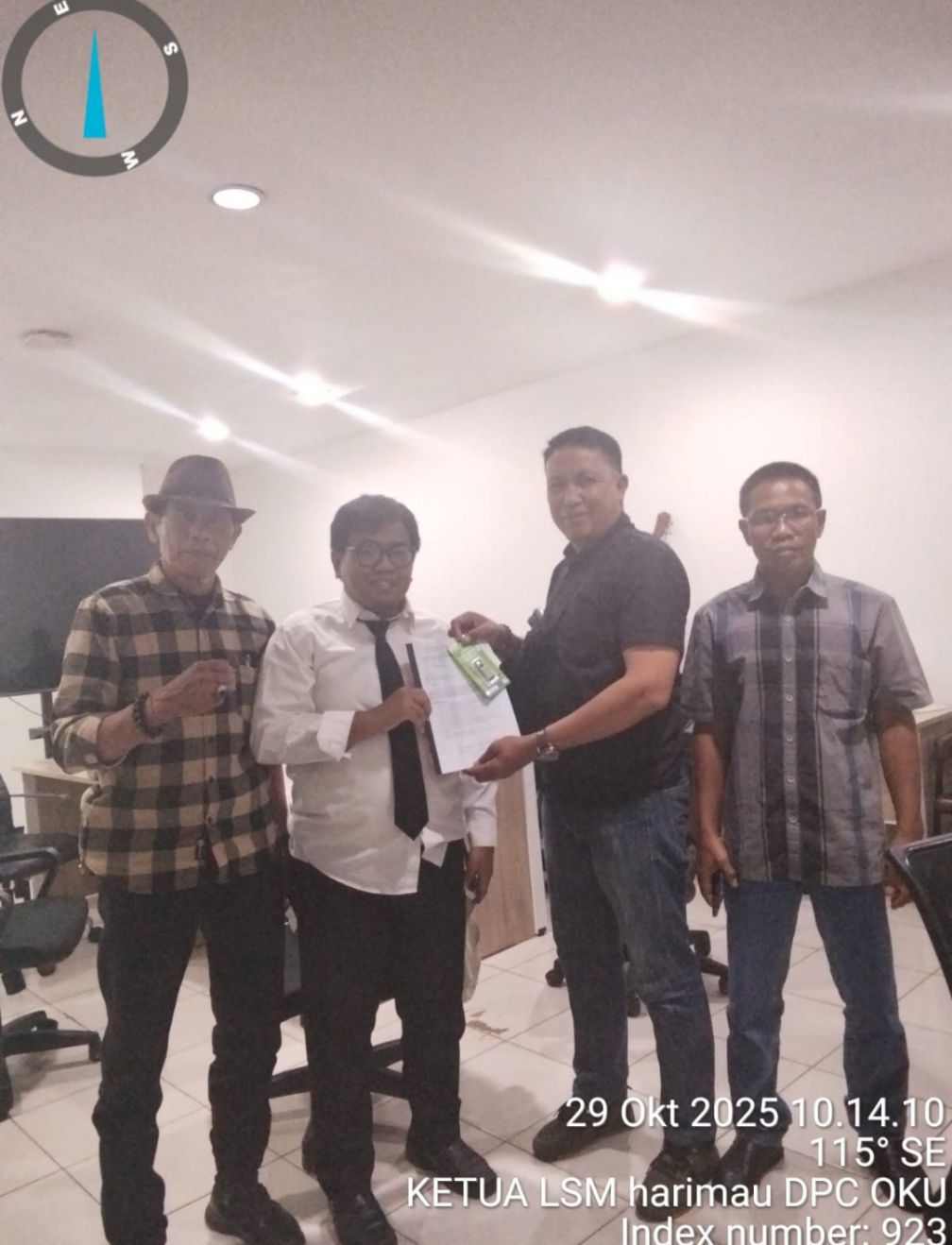 GERAKAN PEDULI OKU RAYA DATANGI KEMENTERIAN LINGKUNGAN HIDUP DAN GELAR AKSI DI KEJAKSAAN AGUNG RI