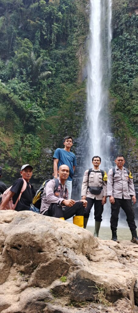 POLRES PAGARALAM SIARAN PERS  Nomor : 01/XI/2025/Humas  Pagar alam.Elang mas dot.com. Pencarian Hari Kedua Korban Tenggelam di Curup Besemah, Desa Mingkik, Kecamatan Dempo Selatan