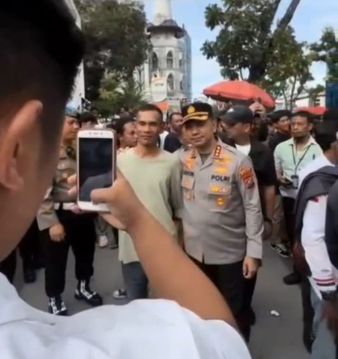 Sejuk, Kapolrestabes Medan Berterimakasih kepada Massa Unras di Kantor Gubsu