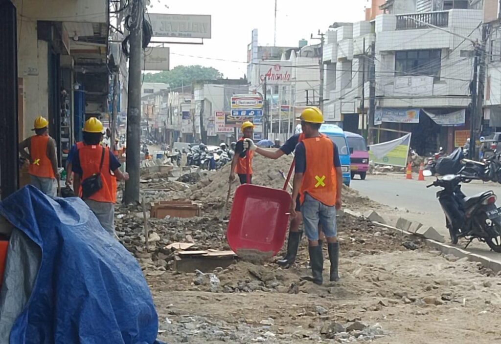Mahasiswa Banten Raya Ultimatum DPUPR, Bongkar Dugaan Korupsi Proyek Pedestrian Royal