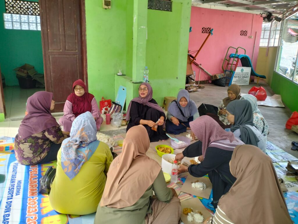 Silaturahmi Kader MBG di Desa Wadas Tingkatkan Kekompakan dalam Distribusi Makanan Sehat Gratis