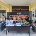 Polres Kolaka Press Release Hasil Operasi Sikat Anoa 2025: Tersangka yang menjadi Target Operasi Hingga Korban Dihadirkan, Wujud Transparansi
