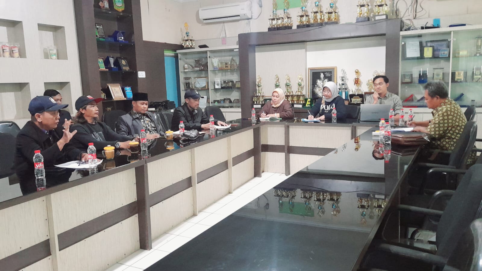 Ketua Dpc Lsm Elang Mas Hadhir Bersama Dengan Paguyuban Tugu Kebulatan Tekad Audensi Dinas Pertanian