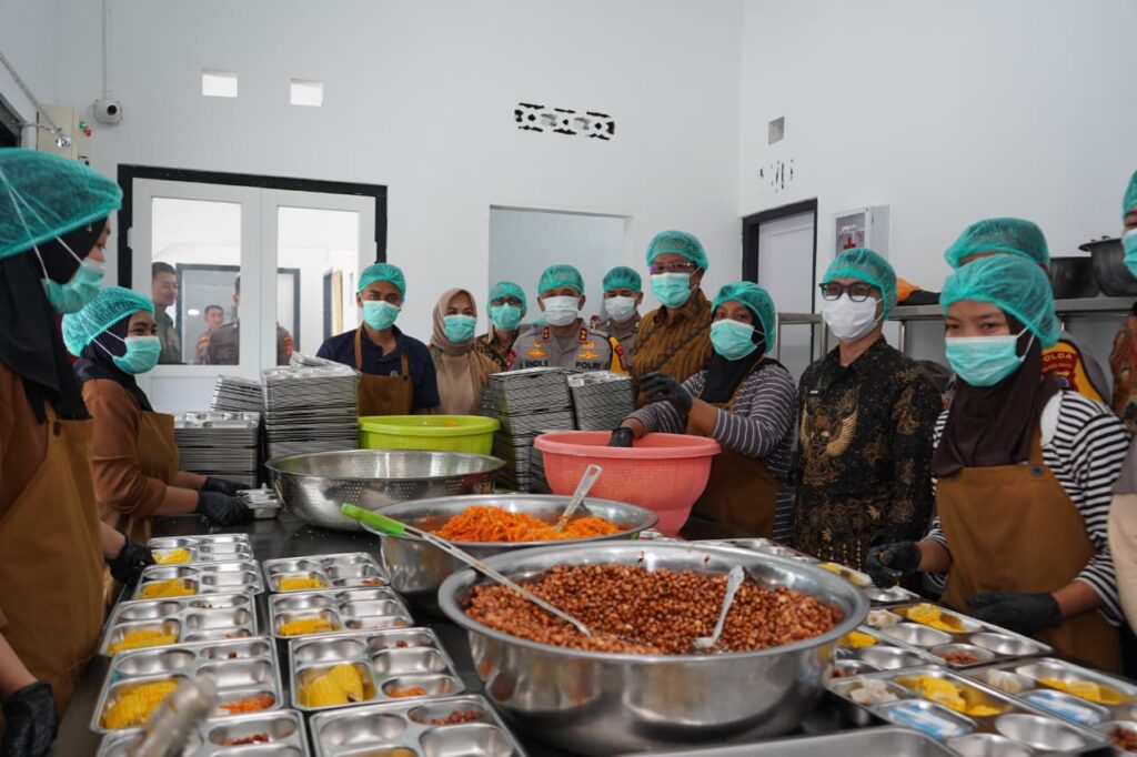 Tinjau Dapur SPPG Polda Sulteng, Menteri Hukum Puji Standar Kualitas Layak Jadi Contoh*