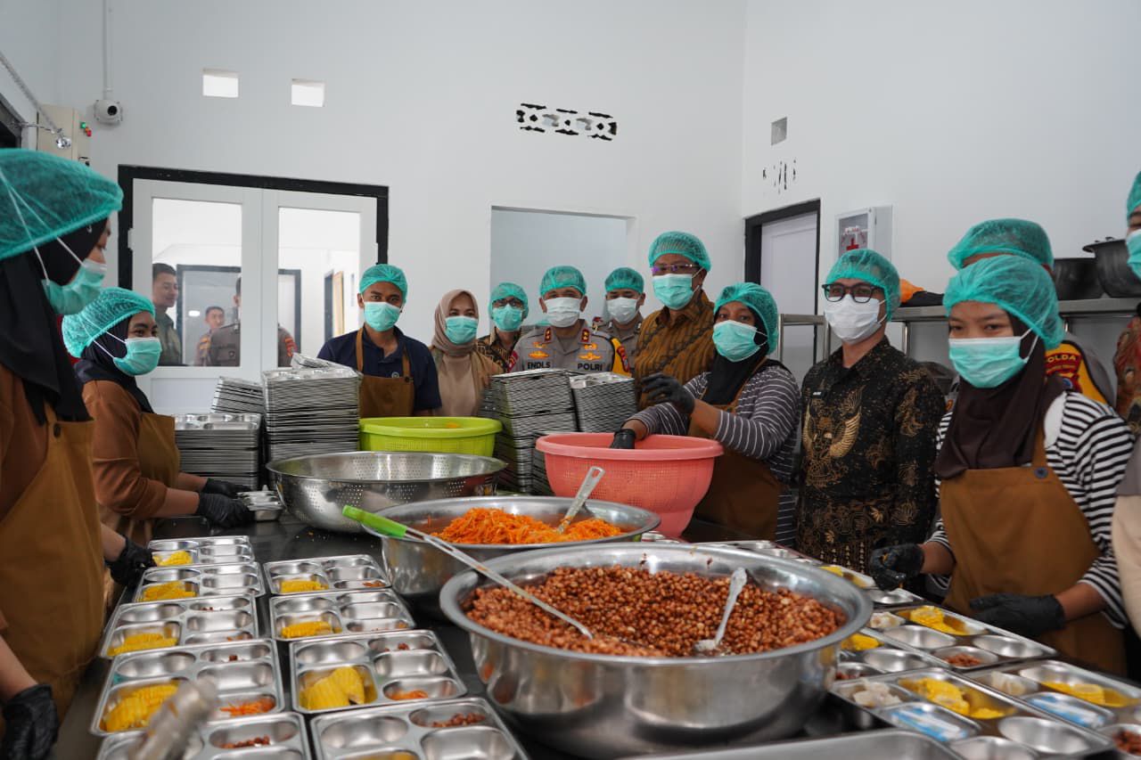 Tinjau Dapur SPPG Polda Sulteng, Menteri Hukum Puji Standar Kualitas Layak Jadi Contoh*