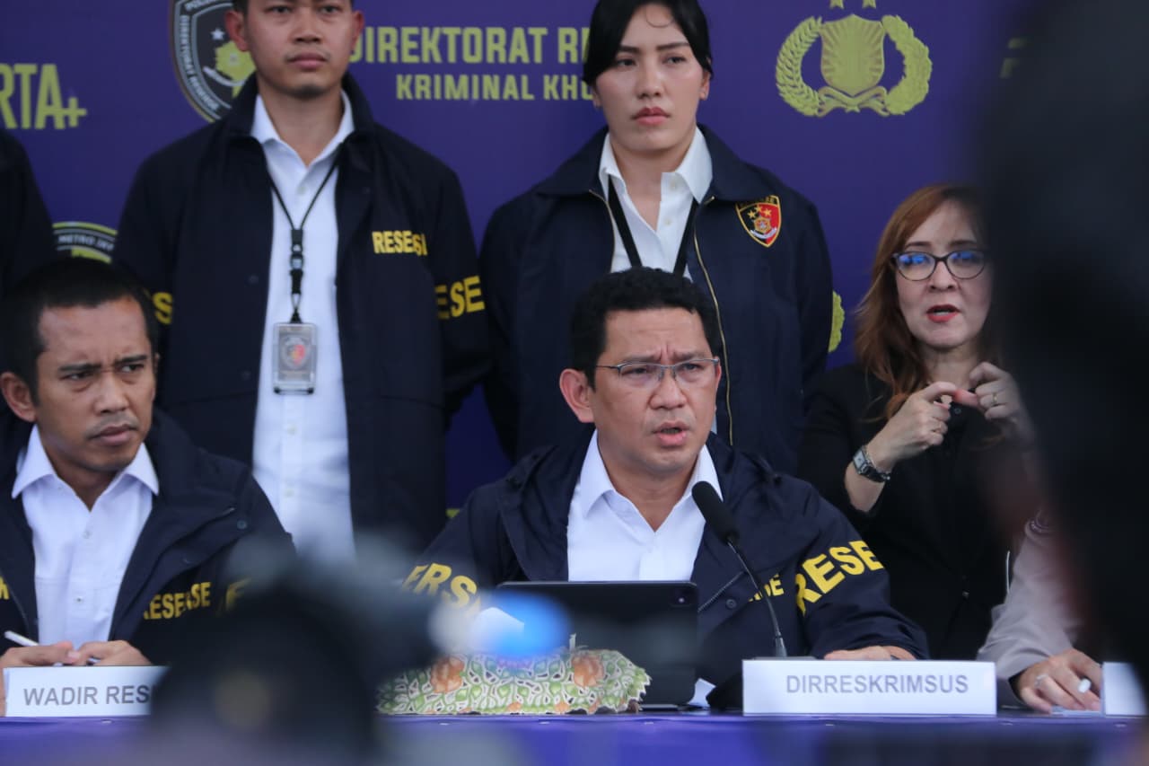 Polda Metro Jaya Bongkar Penyelundupan 439 Ballpress Pakaian Bekas Impor*