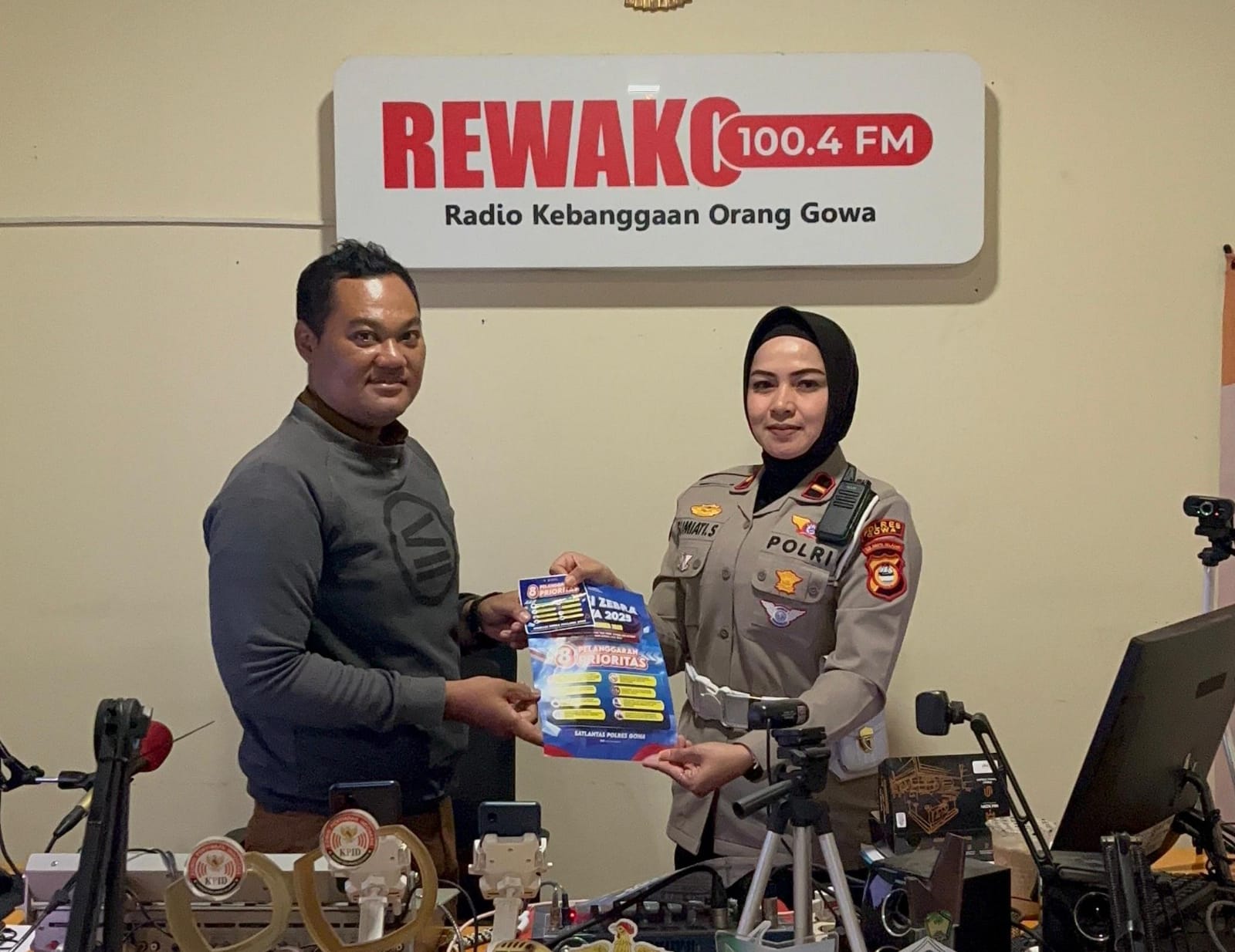 Talk Show Rewako FM: Satlantas Polres Gowa Ajak Masyarakat Jadi Pelopor Keselamatan Berlalu Lintas