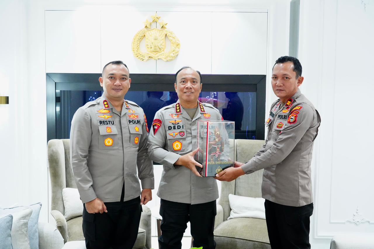 Momen Kapolsek Ujung Loe yang Viral Dicintai Warga, Bertemu Wakapolri