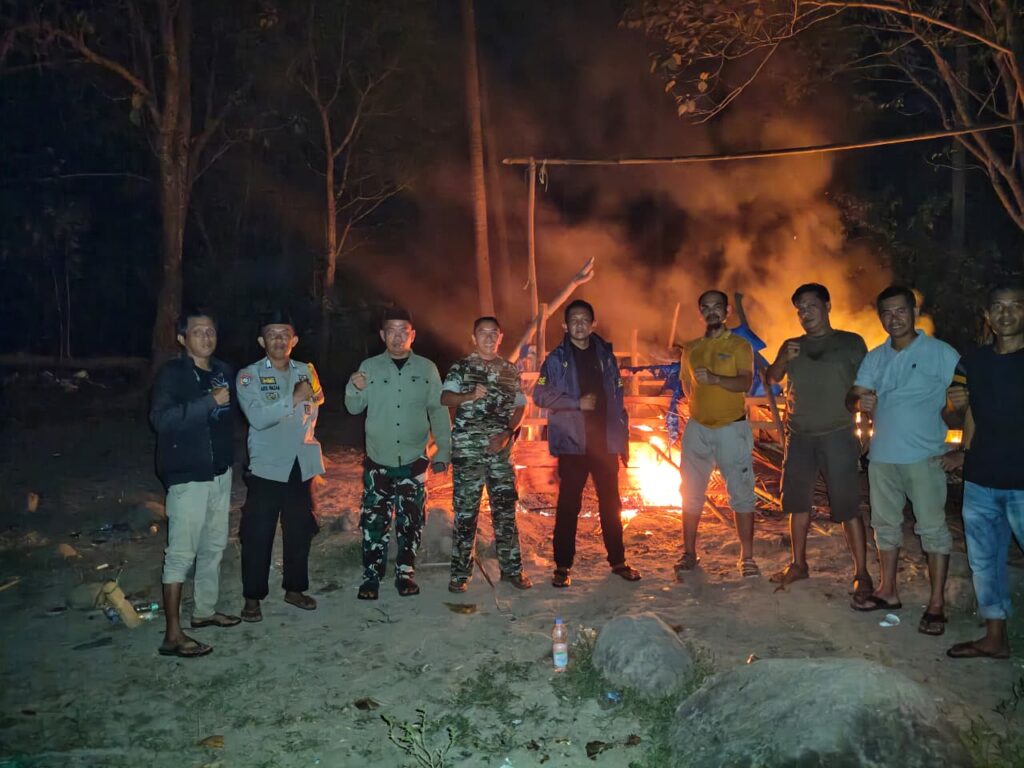 Polsek Ujung Loe Bakar Arena Sabung Ayam di Desa Seppang, Propam: Silahkan dilaporkan Dugaan Keterlibatan Oknum