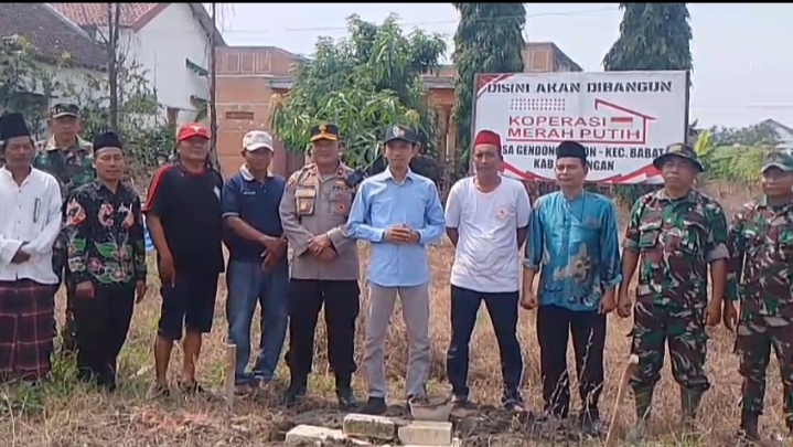 Peletakan Batu Pertama Pembangunan Koperasi Desa Merah Putih (KDMP) Desa Gendong Kulon -Babat – Lamongan – Jatim