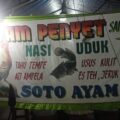 Cari makan enak yang khas,, kunjungi Pecel ayam penyet sambal ijo soto ayam lamongan  ‘mono’