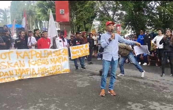 Sindikat mafia hukum oknum polisi pelanggar ham berat terlindungi dipolda Sulsel.