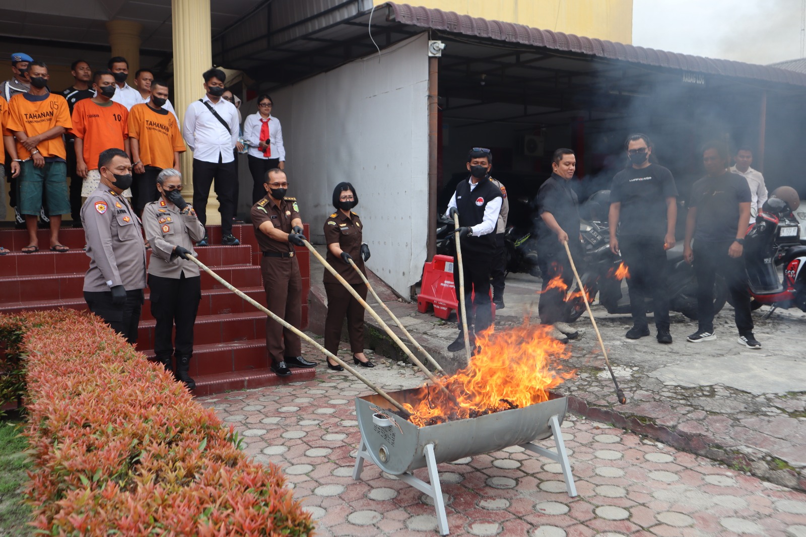 Kapolres Pematangsiantar Pimpin Pemusnahan Barang Bukti Ganja 1.906,85 Gram