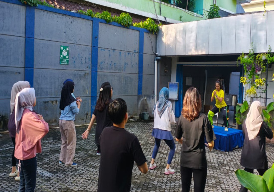 BRI Kebon Jeruk Selenggarakan Kegiatan Senam Pagi Rutin untuk Jaga Kesehatan dan Kekompakan