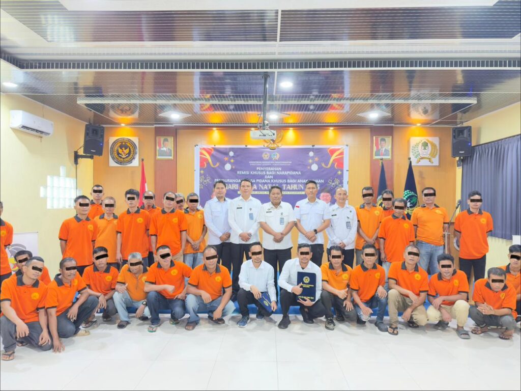 Momentum Perayaan Natal, Lapas Tebing Tinggi Serahkan Remisi Kepada 61 Warga Binaan.