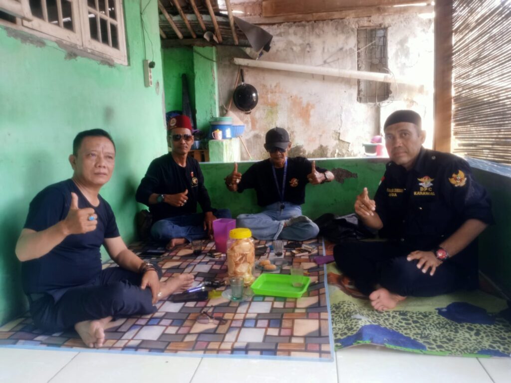 Ketua dan Jajaran LSM ELANG MAS Karawang Bersilaturahmi ke Kediaman Dewan Pembina