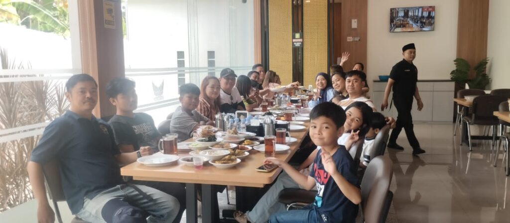 Kumpul Makan Bersama Keluarga Besar OEY DiHari Liburan Akhir Tahun.