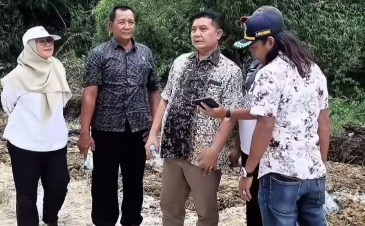 Proyek Akses Jalan TPST Dana APBD Rp 1,6 Milyar Dadapan Lamongan Disorot Akibat Progres Dinilai Lambat