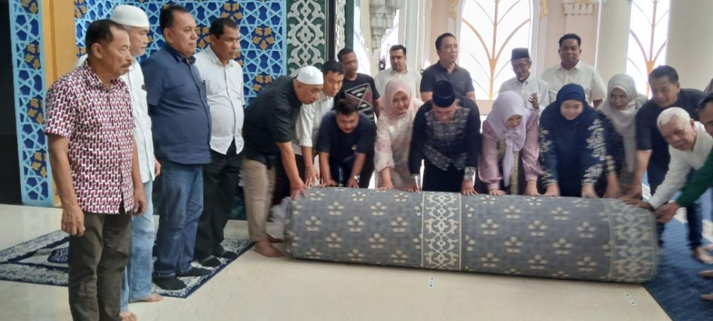 Masjid Agung Medan Pasang Ambal Khusus dari Turki, Tingkatkan Kenyamanan Jemaah