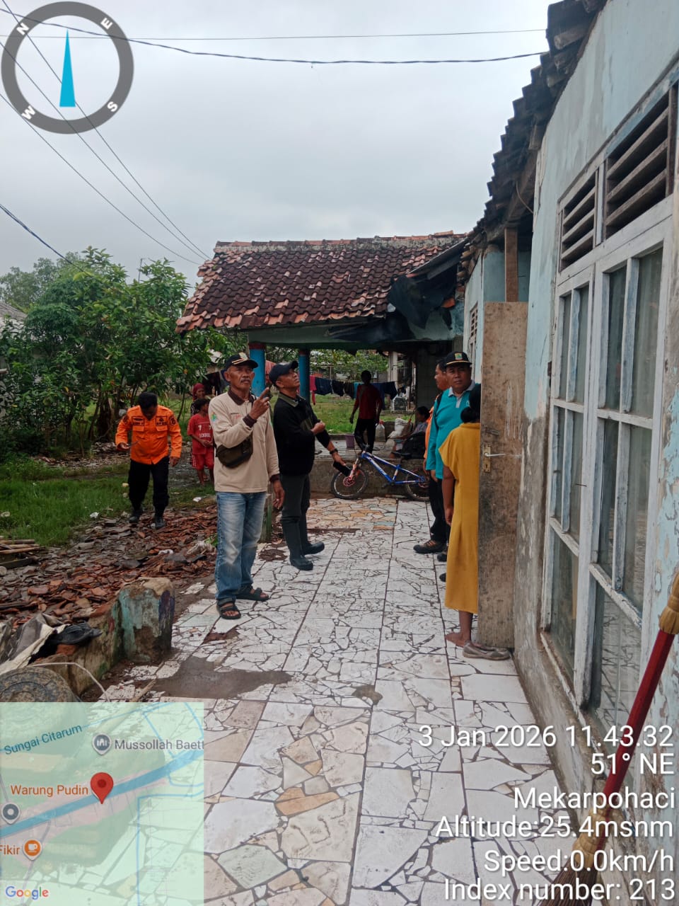 Gerak Cepat Kecamatan Cilebar Tinjau Rumah Lansia Ambruk di Pusakajaya Utara