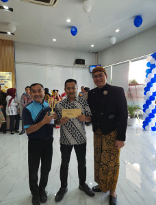 HUT BRI ke-130 Semakin Meriah, Penyerahan Piala dan Hadiah Juara Tenis Meja BRI Jakarta Daan Mogot Warnai Semangat Sportivitas