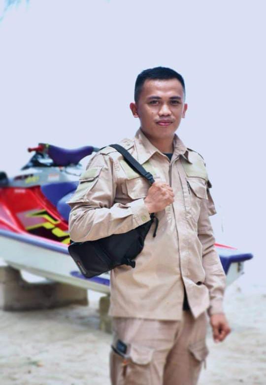 Yopin Y. Latif (Yopi), tokoh masyarakat Pohuwato, menyampaikan pandangannya terkait polemik banjir Hulawa dan pentingnya transparansi AMDAL perusahaan tambang berizin, serta penanganan lingkungan yang adil tanpa standar ganda.